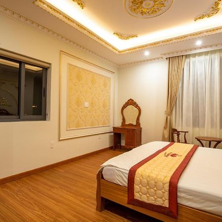 Tri Tam Hotel - Khach San Tri Tam Ben Luc Esterno foto