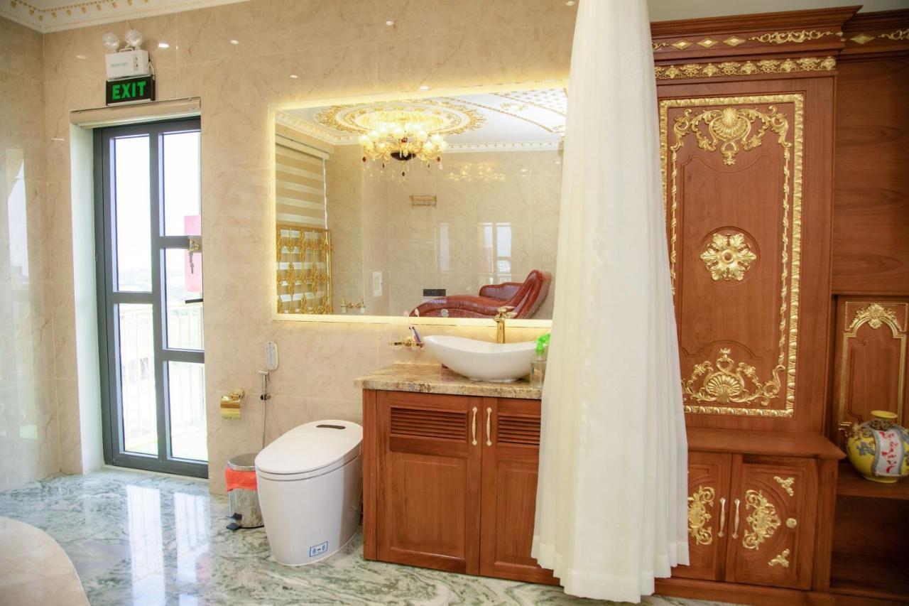 Tri Tam Hotel - Khach San Tri Tam Ben Luc Esterno foto