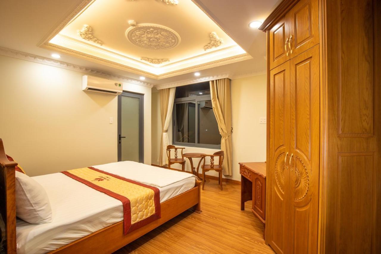 Tri Tam Hotel - Khach San Tri Tam Ben Luc Esterno foto