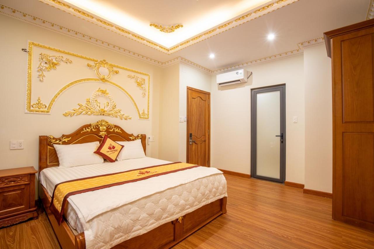 Tri Tam Hotel - Khach San Tri Tam Ben Luc Esterno foto