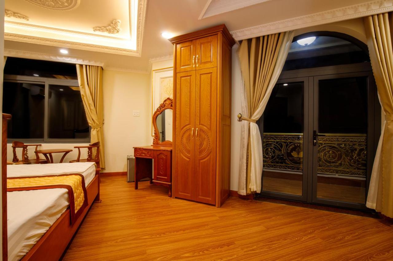 Tri Tam Hotel - Khach San Tri Tam Ben Luc Esterno foto