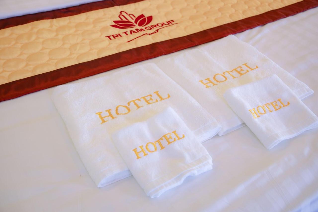 Tri Tam Hotel - Khach San Tri Tam Ben Luc Esterno foto