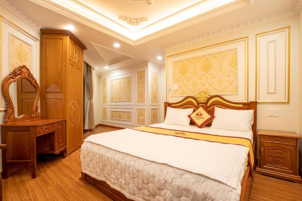 Tri Tam Hotel - Khach San Tri Tam Ben Luc Esterno foto