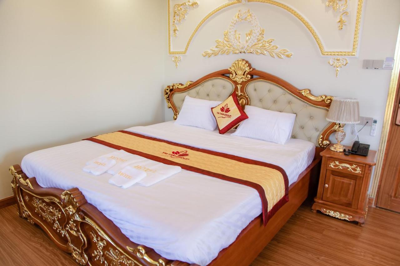 Tri Tam Hotel - Khach San Tri Tam Ben Luc Esterno foto