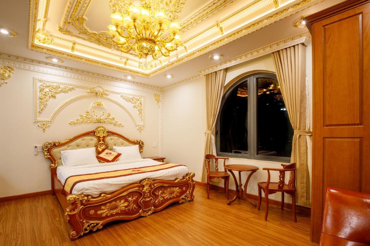 Tri Tam Hotel - Khach San Tri Tam Ben Luc Esterno foto