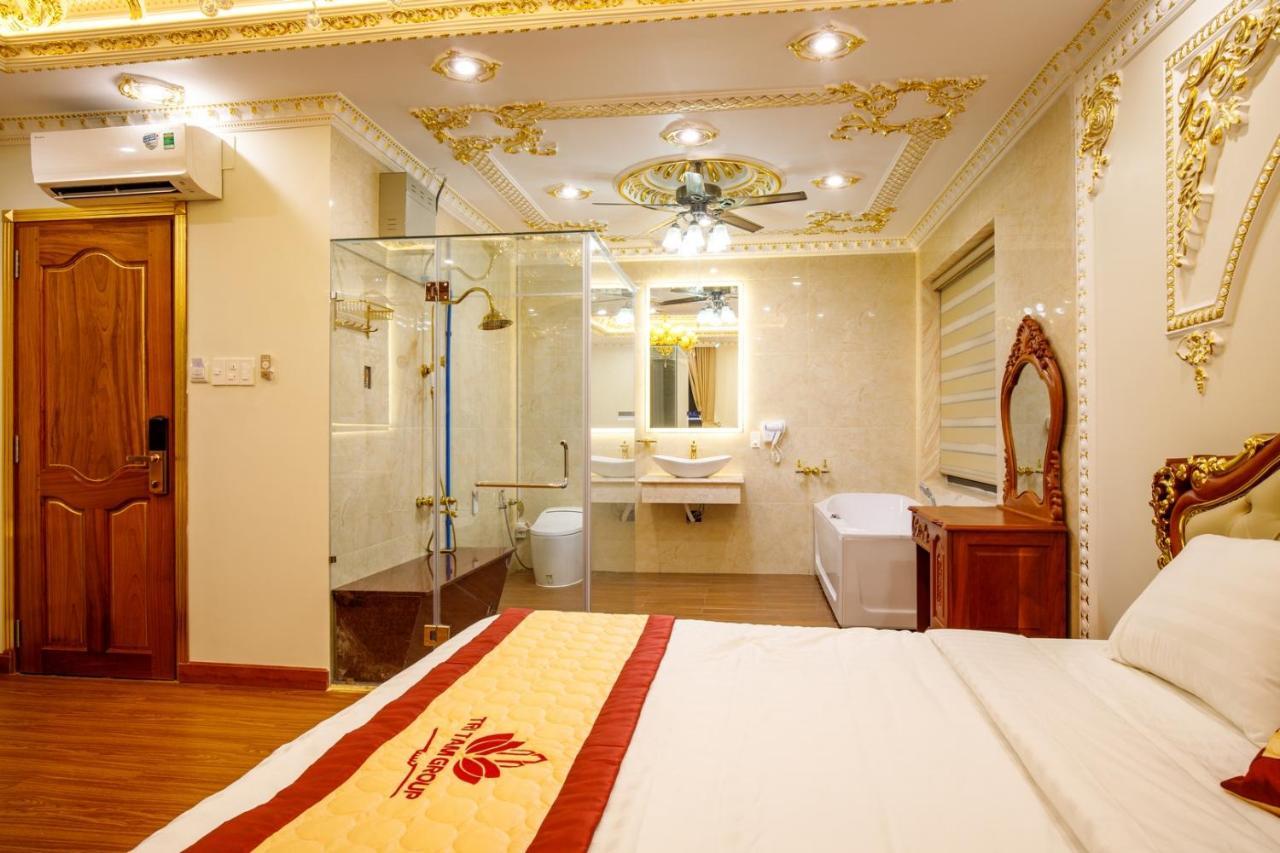 Tri Tam Hotel - Khach San Tri Tam Ben Luc Esterno foto